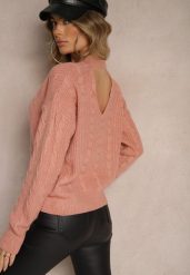 Jasnoróżowy Sweter z Dekoltem na Plecach z Ozdobnym Splotem Torleana. Czerwone swetry nierozpinane damskie Renee, m, bez wzorów, z jeansu, casualowe, bez kołnierzyka, bez ramiączek. Za 99.99 zł.