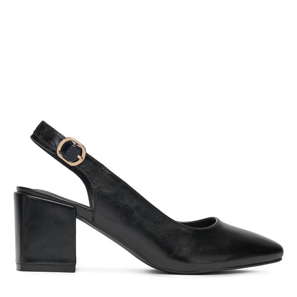 Czółenka Clara Barson. Czarne czółenka damskie Clara Barson, bez wzorów, bez obcasa, bez zapięcia. Za 129.99 zł.