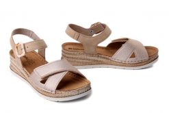 Inblu RV-17 054 platynowy, sandały damskie. Brązowe sandały damskie Inblu, bez wzorów, bez obcasa, na koturnie, bez zapięcia. Za 107.90 zł.