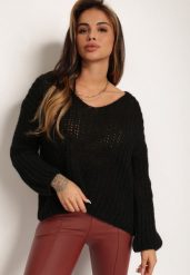 Czarny Sweter Hyrmereia. Czarne swetry nierozpinane damskie Renee, uniwersalny, bez wzorów, z dzianiny, casualowe, bez kołnierzyka, bez ramiączek. Za 84.99 zł.