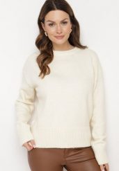 Jasnobeżowy Sweter o Klasycznym Fasonie z Wełną Avartissa. Brązowe swetry nierozpinane damskie Born2be, uniwersalny, z aplikacjami, z wełny, klasyczne, bez kołnierzyka, bez ramiączek. Za 139.99 zł.