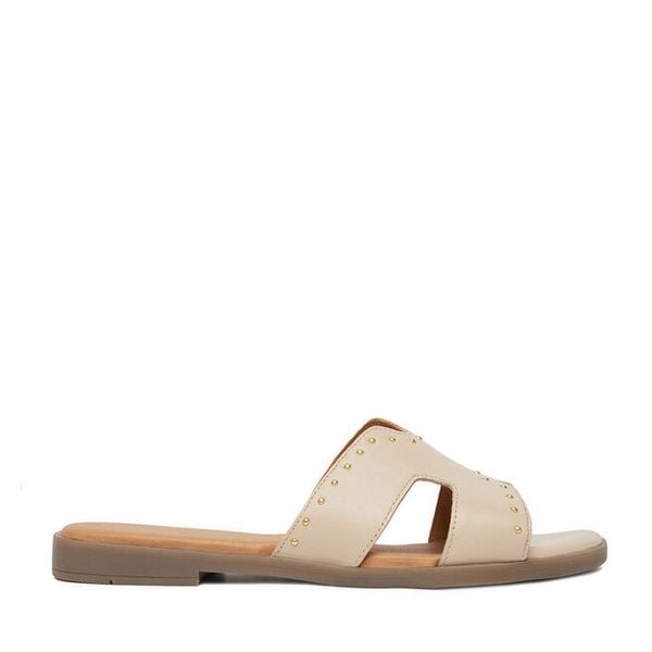 Klapki Lasocki. Brązowe klapki damskie Lasocki, bez wzorów, bez obcasa, bez zapięcia. Za 139.99 zł.