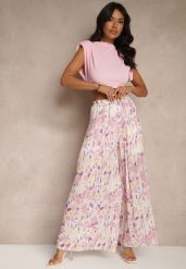 Jasnofioletowe Spodnie High Waist Zdobione Plisami i Kwiatowym Printem Folamea. Fioletowe spodnie materiałowe damskie Renee, z aplikacjami, z jeansu, eleganckie, z podwyższonym stanem. Za 89.99 zł.