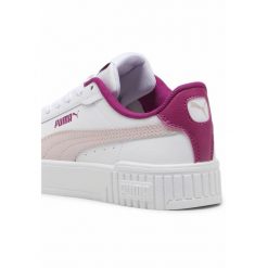 Młodzieżowe sneakersy Carina 2.0 PUMA White Mauve Mist Magenta Gleam Pink. Biała obuwie sportowe damskie Puma, bez wzorów, bez zapięcia, trekkingowe. Za 199.00 zł.