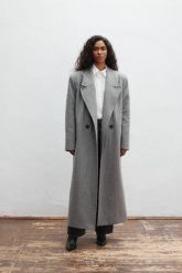 Wełniany trencz w kolorze DARK GREY - TESORO-S. Szare płaszcze damskie Marsala, m, bez wzorów, z jeansu, eleganckie, bez kołnierzyka, bez kaptura. Za 1,399.90 zł.