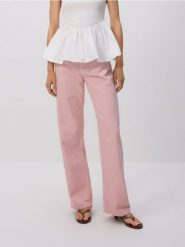 Jeansy wide leg - różowy. Czerwone jeansy damskie Reserved, bez wzorów, z bawełny. Za 139.99 zł.