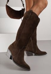 Brązowe Zamszowe Kozaki Kowbojki na Stożkowym Obcasie Sevra. Brązowe kozaki damskie Born2be, bez wzorów, z jeansu, bez obcasa, na obcasie, bez zapięcia. Za 249.99 zł.