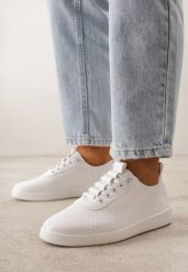 Białe Wsuwane Tenisówki z Perforacją i Podeszwą z Bieżnikiem Illanya. Białe trampki i tenisówki damskie Born2be, bez wzorów, z jeansu, bez zapięcia. Za 69.99 zł.