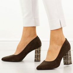 Czekoladowe mix czółenka damskie na słupku Sergio Leone Pb216. Brązowe czółenka damskie Sergio Leone, na jesień, bez wzorów, ze skóry, eleganckie, bez obcasa, na słupku, bez zapięcia. Za 169.00 zł.