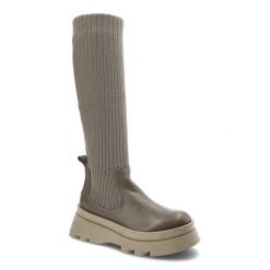 Szare Kozaki Artiker Damskie Wygodne Modne Buty. Szare kozaki damskie Artiker, z aplikacjami, ze skóry, bez obcasa, na obcasie, bez zapięcia. Za 399.00 zł.