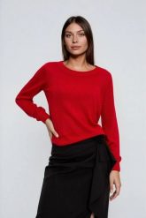 Sweter z wiskozy czerwony. Czerwone swetry nierozpinane damskie MOODO, l, bez wzorów, z wiskozy, bez kołnierzyka, bez ramiączek. Za 119.99 zł.