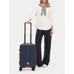 Walizka kabinowa Nautica. Niebieskie walizki damskie Nautica, bez wzorów. Za 279.99 zł.