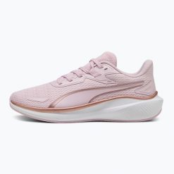 Buty do biegania PUMA Skyrocket Lite Elevate. Czerwone obuwie sportowe damskie Puma, bez wzorów, bez zapięcia, do biegania. Za 180.99 zł.
