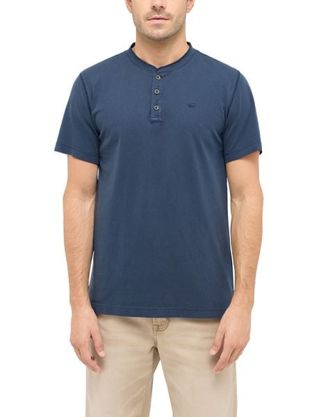 Męski T-Shirt Mustang Style Austin Dark Sapphire 1016283 4136. Niebieskie t-shirty męskie Mustang, m, bez wzorów, bez kołnierzyka, bez ramiączek. Za 69.99 zł.