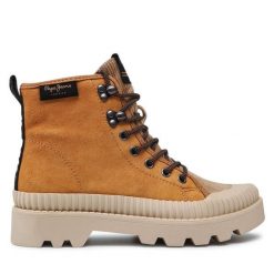 Botki Pepe Jeans. Brązowe botki damskie Pepe Jeans, bez wzorów, z jeansu, bez obcasa, na płaskiej podeszwie, bez zapięcia. Za 369.99 zł.