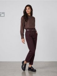 Jeansy paperbag z paskiem - czerwony. Czerwone jeansy damskie Sinsay, bez wzorów, z jeansu. Za 69.99 zł.