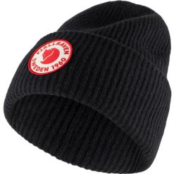 Czapka zimowa Fjallraven 1960. Czarne czapki damskie Fjällräven, na zimę, bez wzorów, z materiału, eleganckie. Za 323.05 zł.
