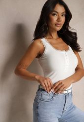 Biały Top z Wiskozą z Guzikami Yasmi. Białe topy damskie Renee, s, bez wzorów, z jeansu, biznesowe, bez kołnierzyka, bez ramiączek. Za 44.99 zł.
