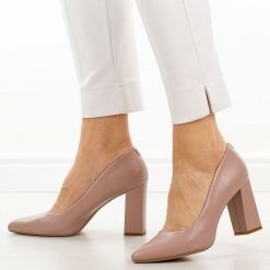 Fioletowe czółenka damskie na słupku Sergio Leone Pb216. Fioletowe czółenka damskie Sergio Leone, na jesień, bez wzorów, ze skóry, eleganckie, bez obcasa, na słupku, bez zapięcia. Za 169.00 zł.