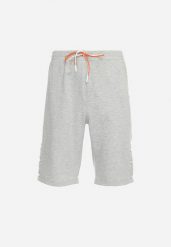 Jasnoszare Dresowe Szorty ze Sznurkiem w Pasie i Metalicznymi Napami Tharnni. Szare szorty męskie Born2be, bez wzorów, z dresówki, eleganckie. Za 34.99 zł.