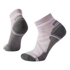 Skarpety trekkingowe damskie Smartwool Hike Light Cushion Ankle. Fioletowe skarpetki damskie Smartwool, bez wzorów, z wełny. Za 89.99 zł.