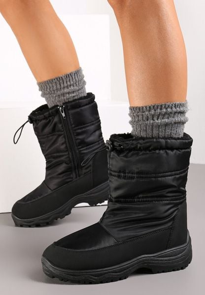 Czarne Śniegowce z Pikowaną Cholewką ze Ściągaczem Dissi. Czarne śniegowce damskie Renee, z futra, bez zapięcia. Za 89.99 zł.