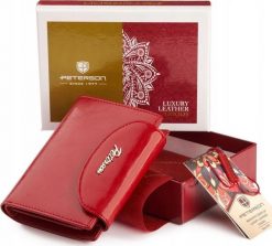 Peterson Czerwony skórzany portfel damski z klapką Peterson NoSize. Czerwone portfele damskie Peterson. Za 234.00 zł.