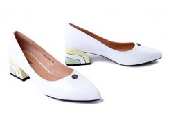 ARTIKER RELAKS 54C1138 biały, czółenka damskie. Białe czółenka damskie Artiker Relaks, bez wzorów, ze skóry, bez obcasa, na obcasie, bez zapięcia. Za 249.90 zł.