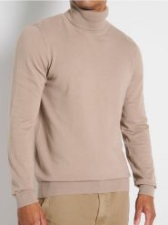 Sweter z golfem - beżowy. Brązowe swetry męskie Sinsay, l, bez wzorów, klasyczne, bez kołnierzyka, bez ramiączek. W wyprzedaży za 29.99 zł.