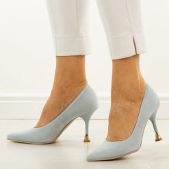 Błękitne zamszowe Polskie szpilki damskie Suzana 2201. Niebieskie szpilki damskie Suzana, bez wzorów, z zamszu, bez obcasa, na obcasie, bez zapięcia. Za 249.00 zł.