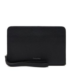 Saszetka Calvin Klein. Czarne torby na ramię męskie Calvin Klein, małe. Za 289.99 zł.