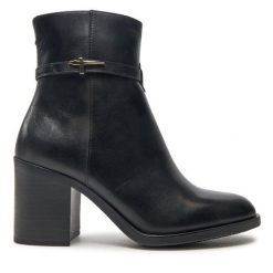 Botki Tamaris. Czarne botki damskie Tamaris, bez wzorów, bez obcasa, na słupku, bez zapięcia. Za 419.99 zł.