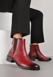 Czerwone Botki w Stylu Sztybletów z Metaliczną Aplikacją Verinette. Czerwone botki damskie Renee, z aplikacjami, z jeansu, eleganckie, bez obcasa, na płaskiej podeszwie, bez zapięcia. Za 109.99 zł.