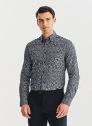 PAKO LORENTE – Czarna koszula w drobny wzór. Czarne koszule męskie Pako Lorente, xxl, bez wzorów, z bawełny, bez kołnierzyka, bez ramiączek. Za 199.99 zł.