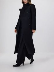 Płaszcz z dodatkiem wełny - czarny. Czarne płaszcze damskie Reserved, l, bez wzorów, z tkaniny, klasyczne, bez kołnierzyka, bez kaptura. Za 459.99 zł.