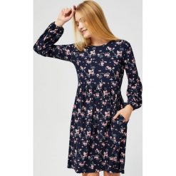 Sukienka w kwiaty. Niebieskie sukienki damskie MOODO, xs, bez wzorów, z elastanu, boho, bez kołnierzyka, bez ramiączek, rozkloszowane. Za 49.99 zł.