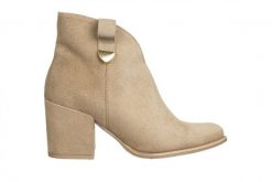 Botki Bayla-159 5033 022-P Beż Welur 159188, Skóra naturalna - 41. Brązowe botki damskie Bayla, bez wzorów, z gumy, eleganckie, bez obcasa, bez zapięcia. W wyprzedaży za 369.00 zł.