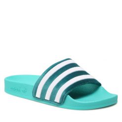 Klapki adidas. Zielone klapki damskie Adidas, bez wzorów, sportowe, bez obcasa, bez zapięcia. Za 199.99 zł.