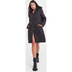Płaszcz pikowany ARMANI EXCHANGE. Płaszcze damskie Armani Exchange, xl, bez wzorów, bez kołnierzyka, bez kaptura. W wyprzedaży za 919.17 zł.