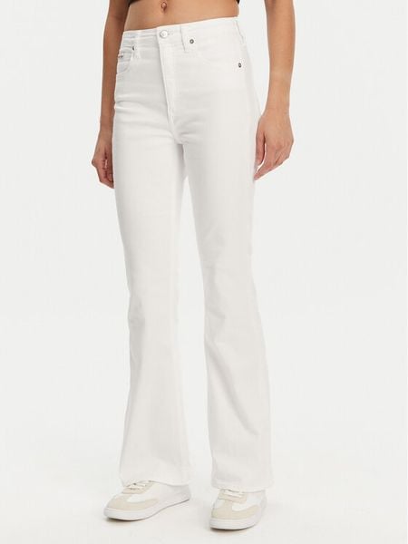 Calvin Klein Jeans Jeansy J20J225511 Biały Bootcut Fit. Białe jeansy damskie Calvin Klein Jeans, bez wzorów, z bawełny. Za 239.99 zł.