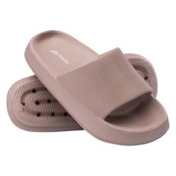 Klapki Martes Essentials Lady Mia 92800598326 beżowy. Brązowe klapki damskie na lato, bez wzorów, sportowe, bez obcasa, bez zapięcia. Za 94.64 zł.