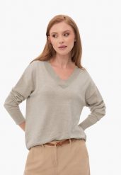 Luźny sweter z dekoltem w serek S-JOY. Brązowe swetry nierozpinane damskie Volcano, l, bez wzorów, z dzianiny, eleganckie, bez kołnierzyka, bez ramiączek. Za 129.99 zł.