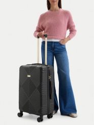 Nine West Walizka średnia CEO-NW-M-001-09 BLACK Czarny. Czarne walizki damskie Nine West, bez wzorów, z tworzywa sztucznego, średnie. Za 359.99 zł.