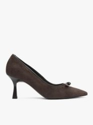 Ciemnobrązowe czółenka z kokardą. Brązowe czółenka damskie Ryłko, bez wzorów, z gumy, eleganckie, bez obcasa, na szpilce, bez zapięcia. Za 449.99 zł.