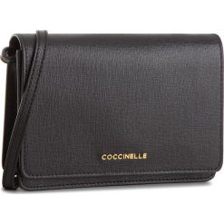 Torebka COCCINELLE - CV3 Mini Bag E5 CV3 55 D6 05 Noir 001. Czarne listonoszki damskie Coccinelle, bez wzorów, ze skóry, bez dodatków. W wyprzedaży za 489.00 zł.