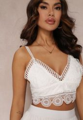 Biały Top Koronkowy Plusia. Białe topy damskie Renee, m, z aplikacjami, z koronki, eleganckie, bez kołnierzyka, bez ramiączek. Za 54.99 zł.