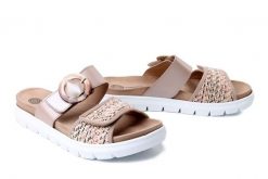 DR. BRINKMANN 701113-08 beige, klapki damskie. Brązowe klapki damskie Dr. Brinkmann, bez wzorów, ze skóry, bez obcasa, bez zapięcia. Za 263.42 zł.