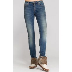 Niebieskie jeansy damskie z przetarciami. Niebieskie jeansy damskie Versace Collection, bez wzorów, z jeansu. Za 468.00 zł.
