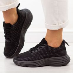 Czarne sportowe buty damskie Filippo Dtn7868/26. Czarne obuwie sportowe damskie Filippo, na lato, bez wzorów, z dresówki, bez zapięcia, trekkingowe. Za 119.00 zł.