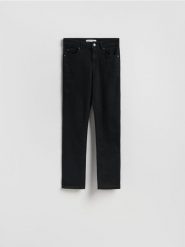Jeansy boyfriend - czarny. Czarne jeansy damskie Reserved, bez wzorów, z bawełny. Za 119.99 zł.